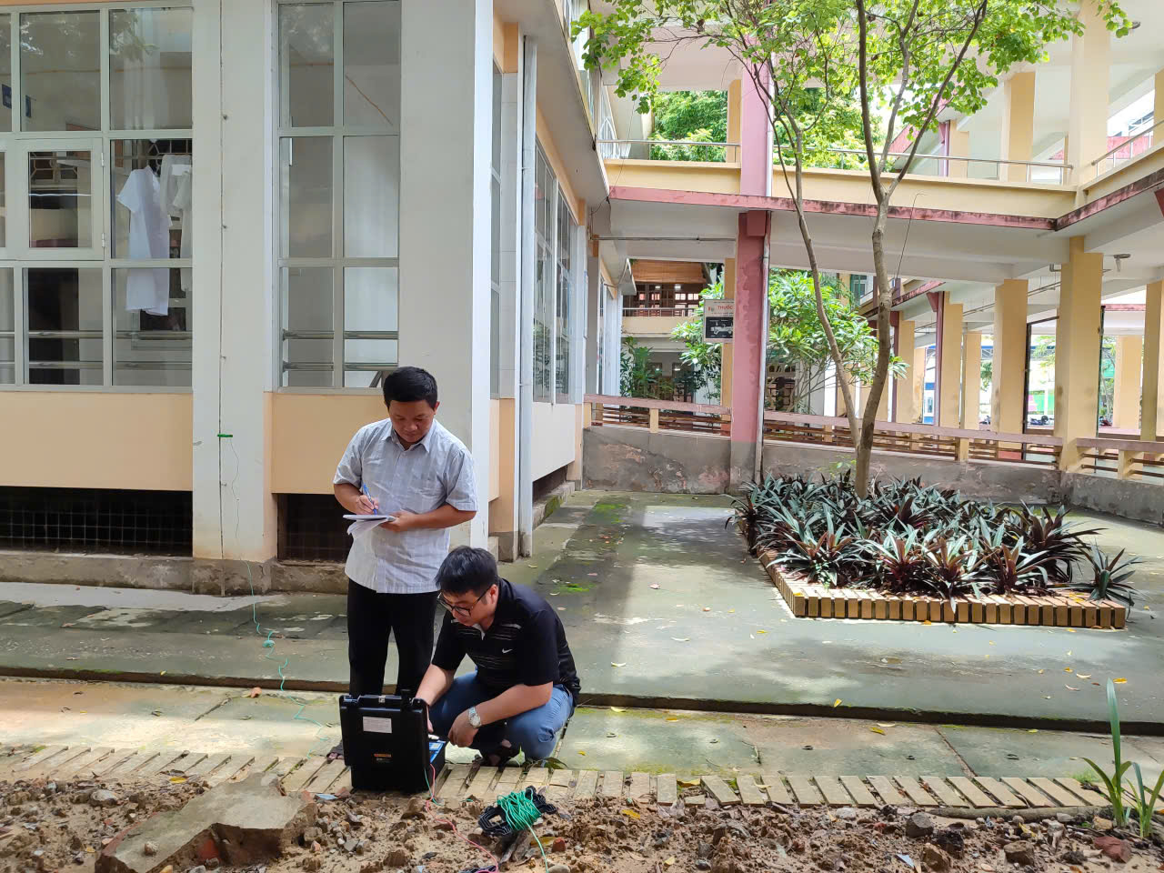 Quy định đo điện trở tiếp địa chống sét tại Việt Nam đối với  công trình xây dựng